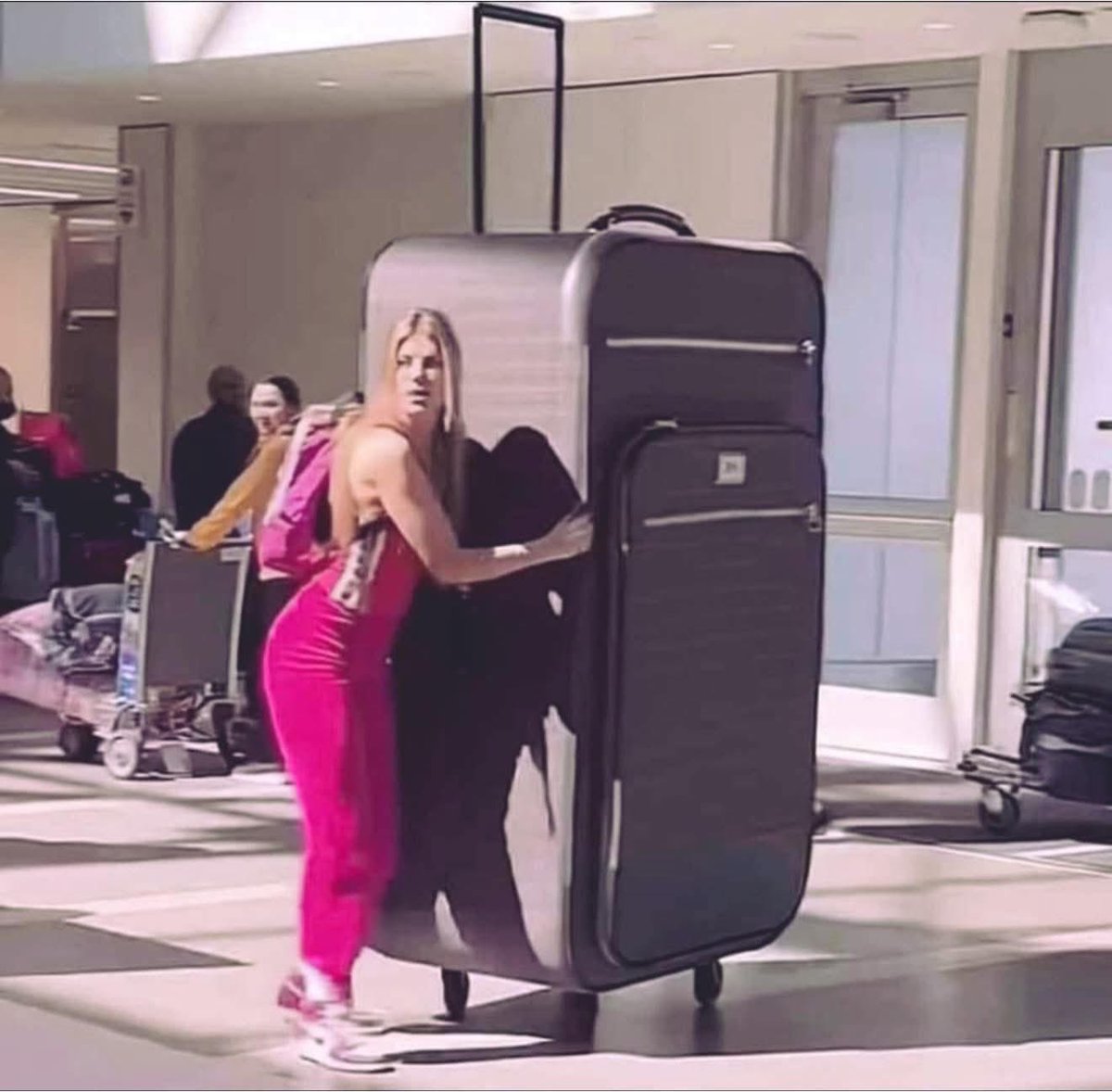 fishmornings's tweet image. #Captionneeded