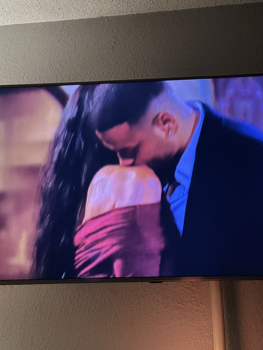 SWolfenkoehler's tweet photo. I feel like if he doesn’t pick Latia, this is one conversation I wouldn’t want to see as Grant’s fiancée. This and Juliana’s dates have been the best this season. #thebachelor #bachelor https://t.co/T79pOPd1uB