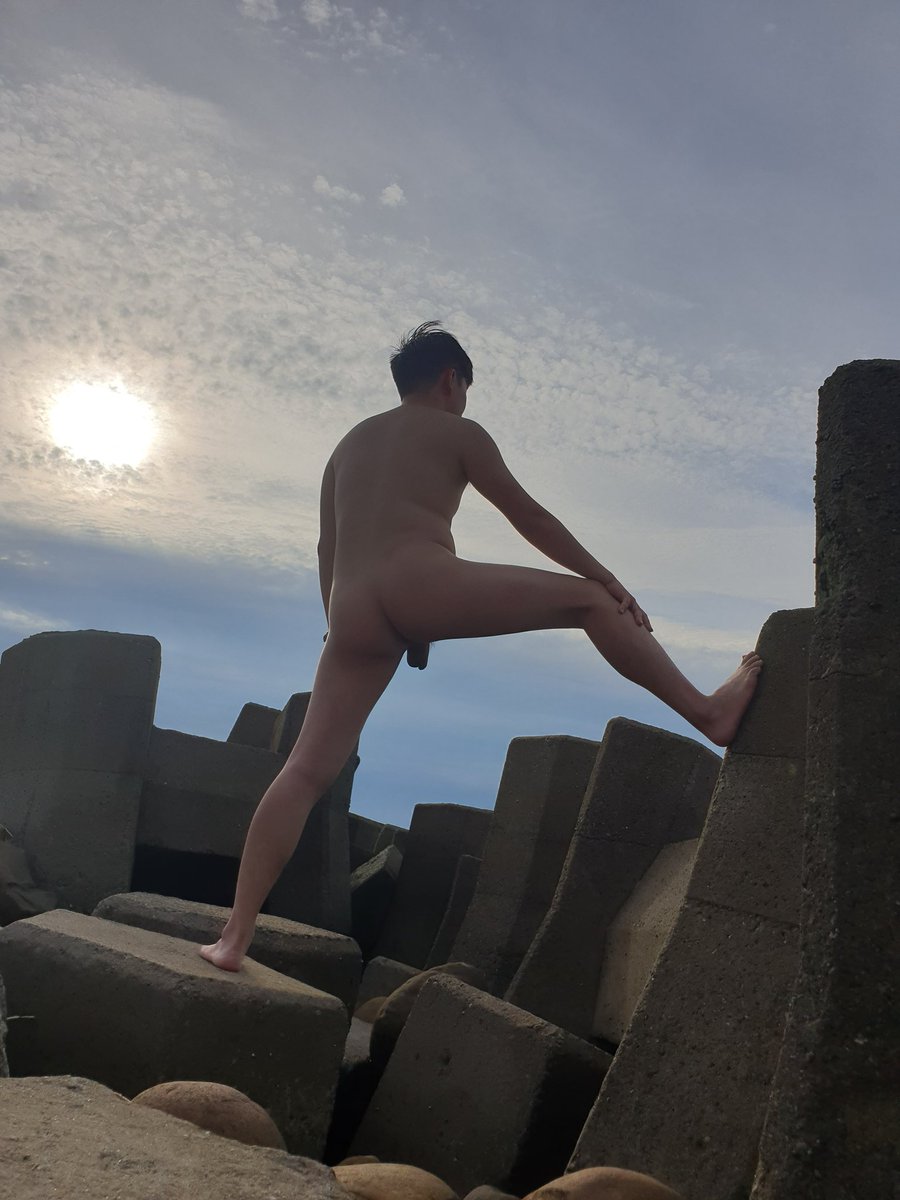 勝者為王敗者為寇
還不快叫我大王
#野裸天体 #野外 #暴露野裸