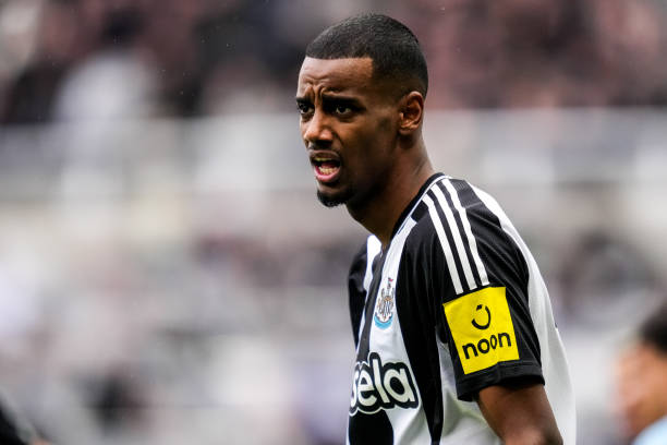 Mercado_Ingles's tweet photo. Newcastle le ha comunicado al Barcelona que el club demanda un precio de £175M por el traspaso del delantero Sueco, Alexander Isak (25) para la proxima temporada. [Sport] https://t.co/gZUxhvEdUN