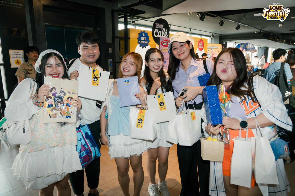 ATLASofficialTH's tweet photo. #BirdyCafexATLAS
#BirdyCafeXATLASLoveAtFirstSipFansign
#BirdyCafexATLAS_The1stFansignEvent
#ATLASth #ATLAS_th
#ATLASFansign
#XOXOentertainment
#Tpop https://t.co/dcXp9qLyDo
