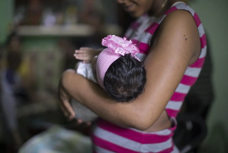 Chelito300's tweet photo. Las madres adolescentes (de 10 a 19 años) tienen mayor riesgo de eclampsia, endometritis puerperal e infecciones sistémicas , y los bebés de madres adolescentes tienen un mayor riesgo de padecer bajo peso al nacer, nacimiento prematuro y afección neonatal grave.
#rrubis https://t.co/Gko0UMgEt7