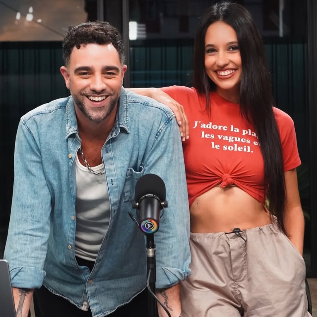 Hoy #OlvidateDeTodo en Urbana Play 🎶 @AnaisCastroP junto a <a href="/Poggi/">Diego Poggi</a> cerraron un Día Historico porque la Emisora Multiplataforma lanzo el Estudio 360° para Amplificar su Experiencia 🎙 DE LUN A VIE 19hs.Arg por la 104.3FM / C35.2 de la TDA / C30 de FLOW / C1199 de DirecTV