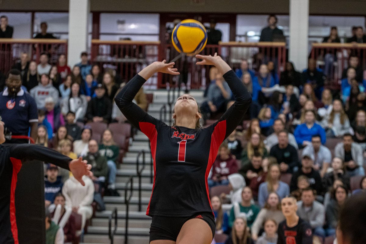 UNBAthletics's tweet photo. The season came to an end Monday night for @unb_wvb  in a five-set loss to @SMUHuskies in the deciding game of their @AUS_SUA semi-final series.

https://t.co/rq8WgRV9Yh

#goredsgo https://t.co/BTHAgC0md2