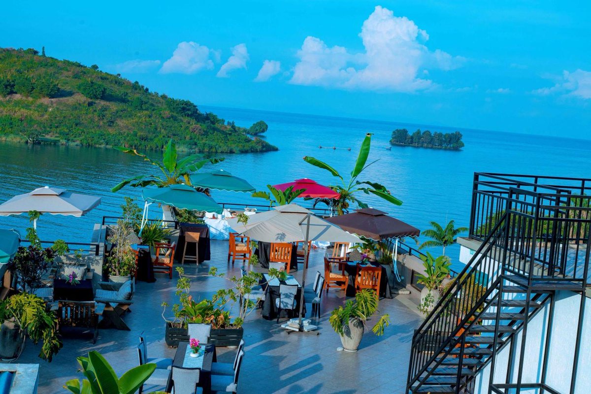 KivuTop18's tweet photo. Kivu Hilltop View Resort is a popular destination located near Lake Kivu in Rwanda. This resort is known for its stunning views of the lake and surrounding hills, making it a perfect spot for relaxation and enjoying nature. It typically offers a range of accommodations, including https://t.co/tJKGqkciZL