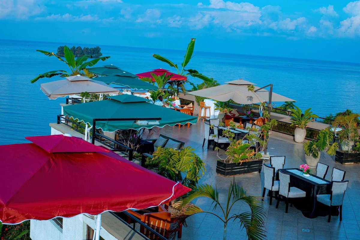 KivuTop18's tweet photo. Kivu Hilltop View Resort is a popular destination located near Lake Kivu in Rwanda. This resort is known for its stunning views of the lake and surrounding hills, making it a perfect spot for relaxation and enjoying nature. It typically offers a range of accommodations, including https://t.co/tJKGqkciZL