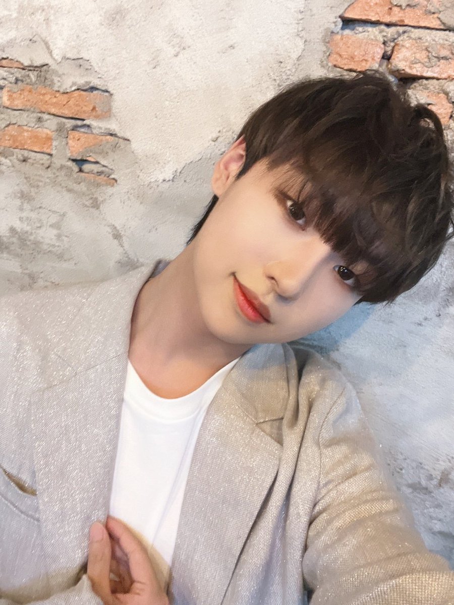UpdateKBoys's tweet image. 🎉🎂 Hoje, o Yunmin do NewKidd/THE7 está completando 24 anos. Parabéns!

Nós desejamos um feliz aniversário, muita saúde e sucesso em sua carreira! 🥳✨

HAPPY YUNMIN DAY
#HAPPYYUNMINDAY
#NEWKIDD #뉴키드 
#THE7 #SEVENSTARSTH
#YUNMIN #윤민