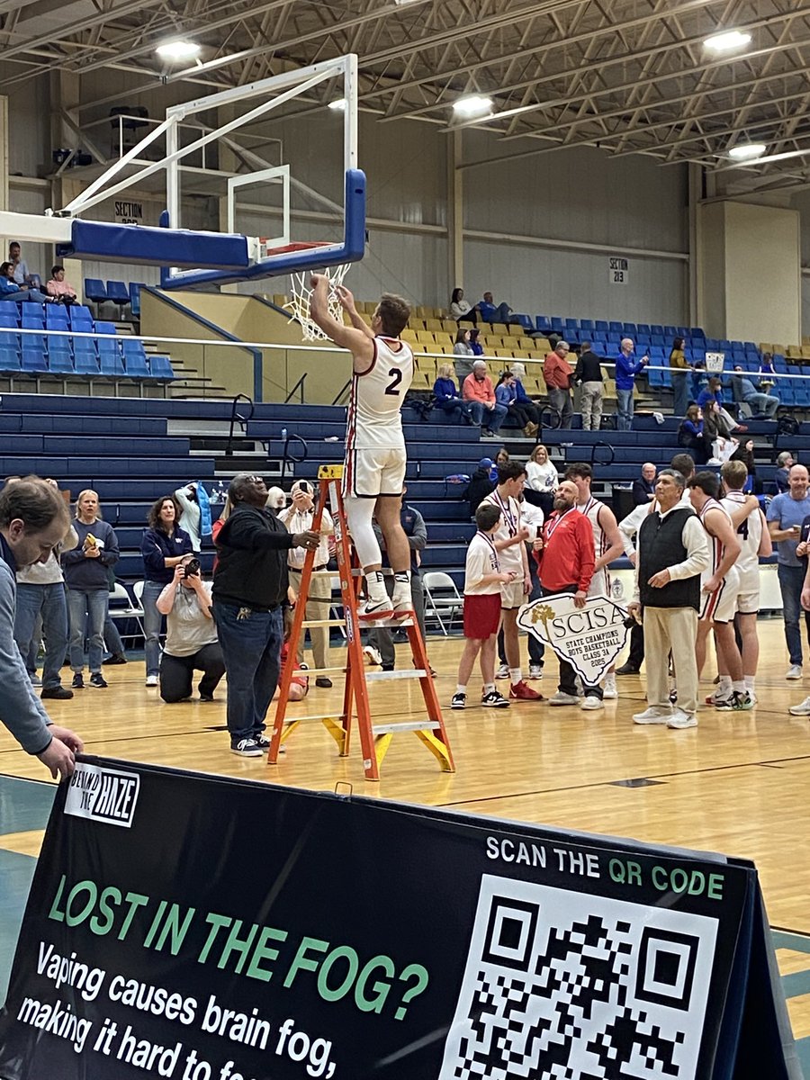 State Champs!
- Averaged 24 ppg
- 1950 career pts
- All Region Player of the Year
- 50/40/80 Shooter
- State All-Tournament Team