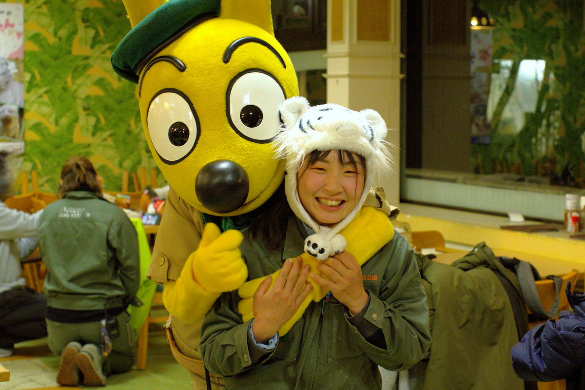 OHL_ch's tweet image. 遅くなってしましましたが、先日23日(日)に東武動物公園内で二コチー新年会を行いました。
参加者の皆様、思い付きの開催にも関わらずご協力していただいた飼育員の皆様、中央レストラン様、業務部山口様、そしてピロにし様、ご尽力していただきありがとうございました。
#ニコチー新年会2025