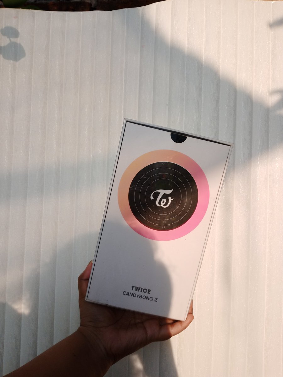 Holyhalcyon_'s tweet photo. ⚠️PRELOVED⚠️
Candy Bong ver 2 Original Korea
Jual murah aja. Karna BU untuk steril kucing kucing aku. Mohon bantuannya yaa guys 🙏🏻 minat DM aja. #TWICE #candybong #OnceAlways #fanbasetwice #twiceindo https://t.co/lK9d5v1HBq