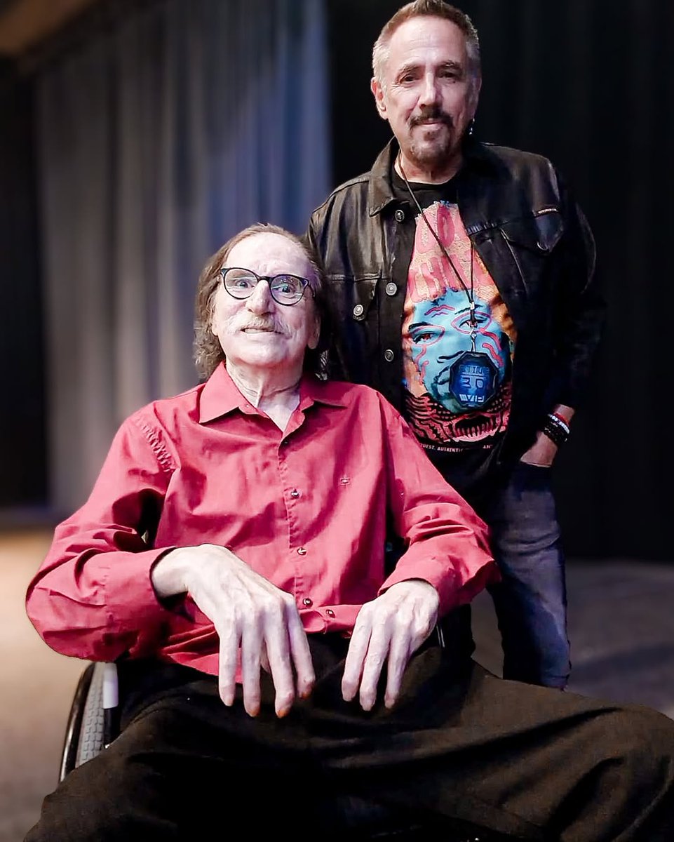 Trumperizar's tweet image. Lerner solamente tiene 6 años menos que Charly García⚰️

No se droguen gente.