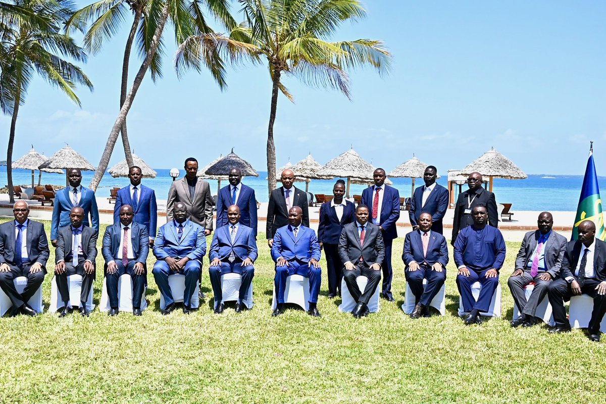 EAC, SADC Defense Chiefs Convene to Address DRC Conflict kampalapost.com/content/eac-sa…