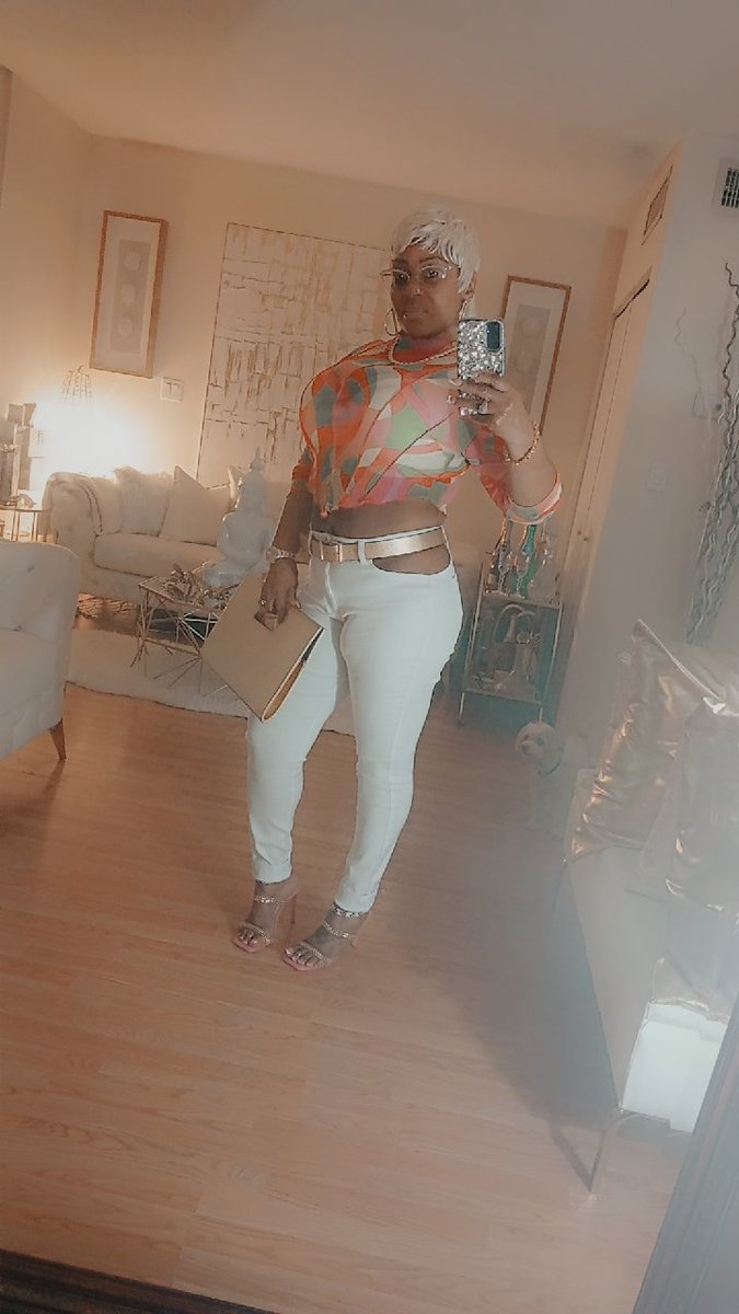 MsB3autiful1's tweet photo. Happy Birthday To Meeee 🥳🌹🌹 https://t.co/iYQBwcdrTW