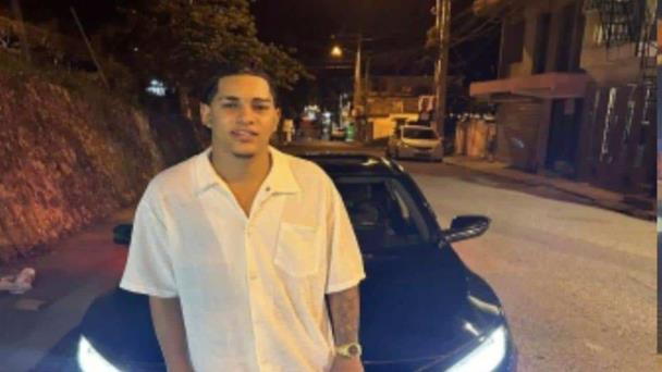 DiarioLibre's tweet photo. 👀 | #LasCincoMásLeídasDL | Lo mataron tras ganar 25 mil pesos en una partida de billar
🔗https://t.co/g9dATDFgtU
#DiarioLibre #Noticias #Guaricanos #Homicidio #DiscusiónPorApuesta #SantoDomingoNorte https://t.co/38ByJjzx12