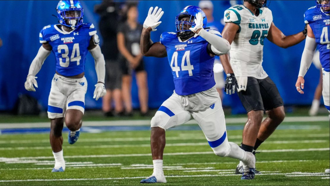All Glory To the Man Above Blessed To say I’ve Earned a Division One Offer From Georgia State University #NewAtlanta 
<a href="/CoachStoneO/">Stone O’Neal</a> <a href="/GeorgiaStateFB/">GSU Football</a> <a href="/DellMcGee/">Dell McGee</a> <a href="/CoachTroop3/">elite_Threatz</a> <a href="/ChadSimmons_/">ChadSimmons</a> <a href="/GregBiggins/">Greg Biggins</a> <a href="/adamgorney/">Adam Gorney</a>