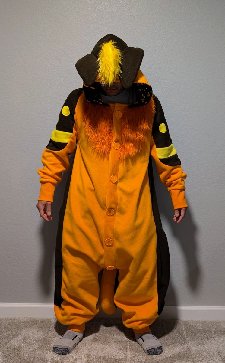 DizzignerClub's tweet image. Completed kigu for @BlazetheD