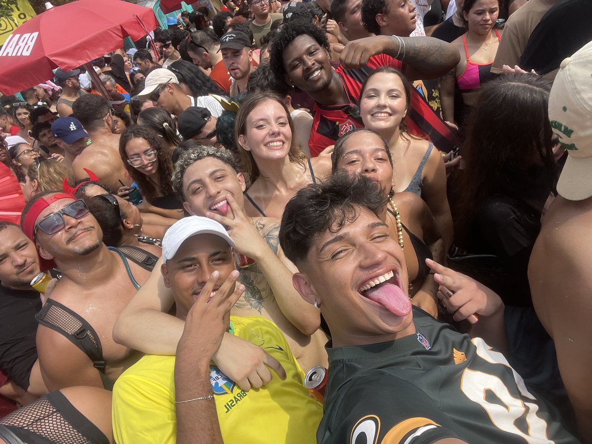 ⚡️RYAN COM Y ⚡️ tweet media