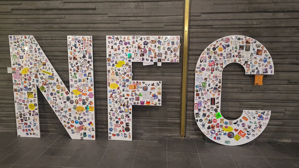 Ya en casa puedo decir que #NFC2025 se ha acabado pero ha sido una experiencia que no voy a dudar en repetir, también gracias a <a href="/Sr_NaxVR/">Nax 🔜 Ibercon</a> y Silivino por acompañarme y hacer tantas fotitos. Hasta conoci a <a href="/Kertinox/">Kertinox</a> un placer hablar un rato y por las fotos.