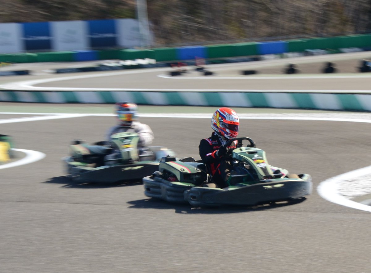 WQf0w1cREoHqlFE's tweet image. 振り返り

#ModuloThanksDay 進捗
○①#土屋圭市 さんサイン
✕②同乗試乗(抽選)
○③#中嶋悟 監督はじめ#64サイン
○④監督に「お誕生日おめでとう」言う
○⑤#大津弘樹 選手のカート写真撮影
○⑥大津さん×嫁2ショット写真
○⑦NSX搭乗

距離が近い楽しいイベントでした

#モビリティリゾートもてぎ