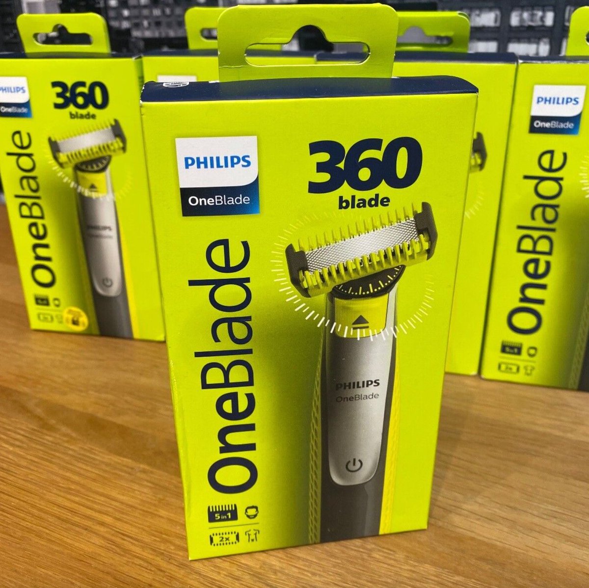 Dealabs's tweet image. 🔥 
Le rasoir Philips One Blade qui revient à 2,99€ 👇
➡️ dlbs.fr/CuJVZpVbc ⬅️ 

Y'a aussi un deal sur les lames :
➡️ dlbs.fr/4tD64TJ5S ⬅️