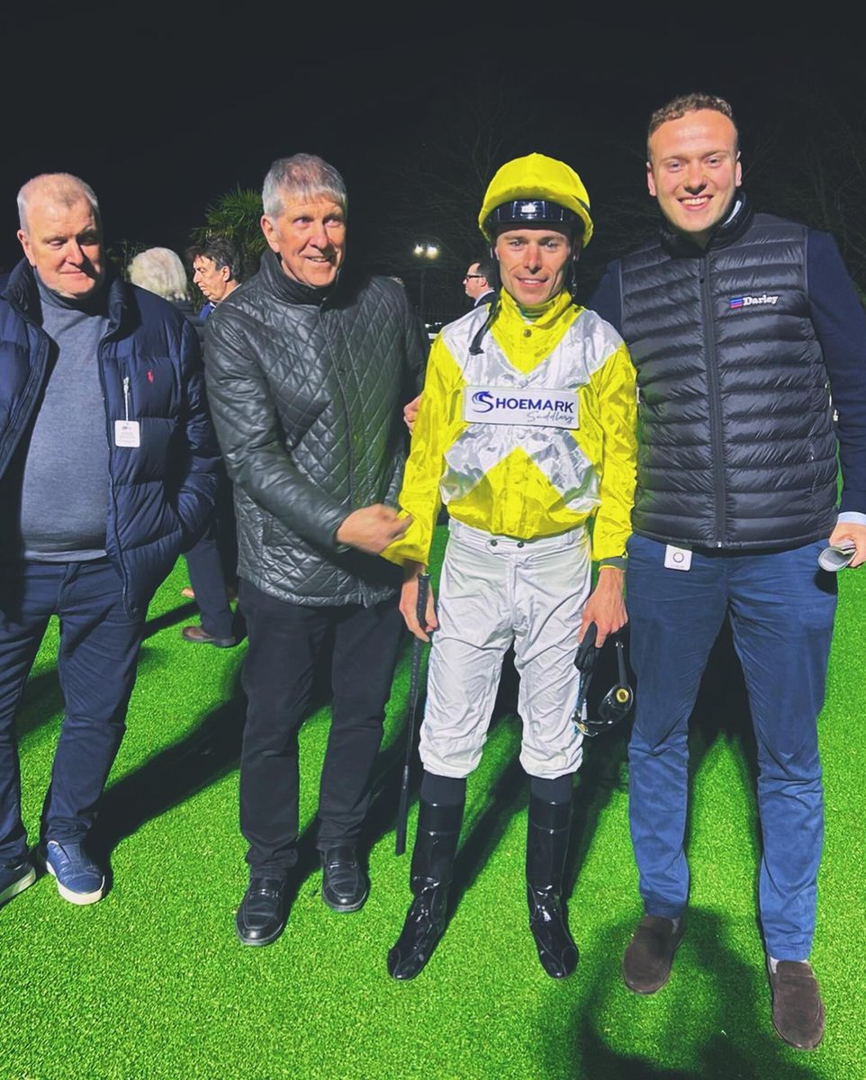 New Sponsor for 2025 ✅
shoemarksaddlery.co.uk 

Jockey booking to suit for the first runner @KShoemark