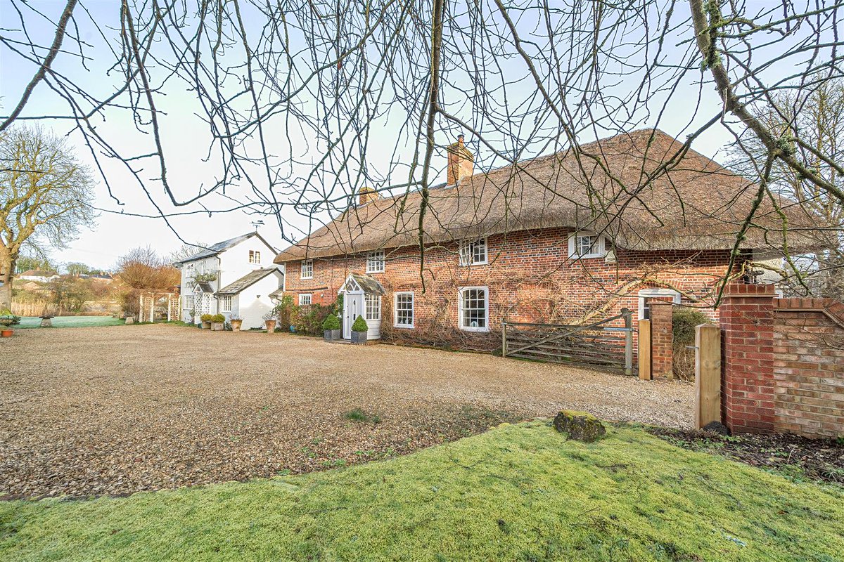 The Old Bakery in Enford is a stunning five-bedroom period village house with an annexe, seamlessly blending character-filled accommodation with private gardens overlooking the River Avon, with exclusive fishing rights.

£1,350,000

Full details - shorturl.at/xbHZT
