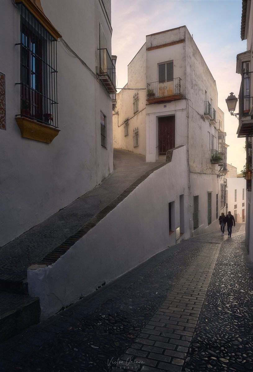 Arcos de la Frontera, Pueblos Blancos de la Sierra de #Cádiz

#Andalucia #hacerfotos #arcosdelafrontera <a href="/TurismodeArcos/">Turismo de Arcos de la Frontera</a> <a href="/CadizTurismo/">Turismo de la provincia de Cádiz</a> <a href="/LateCadiz/">Late Cádiz | latecadiz.com</a> <a href="/bebu/">bebu</a> <a href="/Futura_Noir/">Futura</a> <a href="/El_Universo_Hoy/">El Universo Hoy 🧈</a> <a href="/diputacioncadiz/">Diputación de Cádiz</a> <a href="/viajedeinterior/">Viajando por España</a> <a href="/spain/">Spain</a> <a href="/ArcosCiudad/">AyuntamientodeArcos</a>