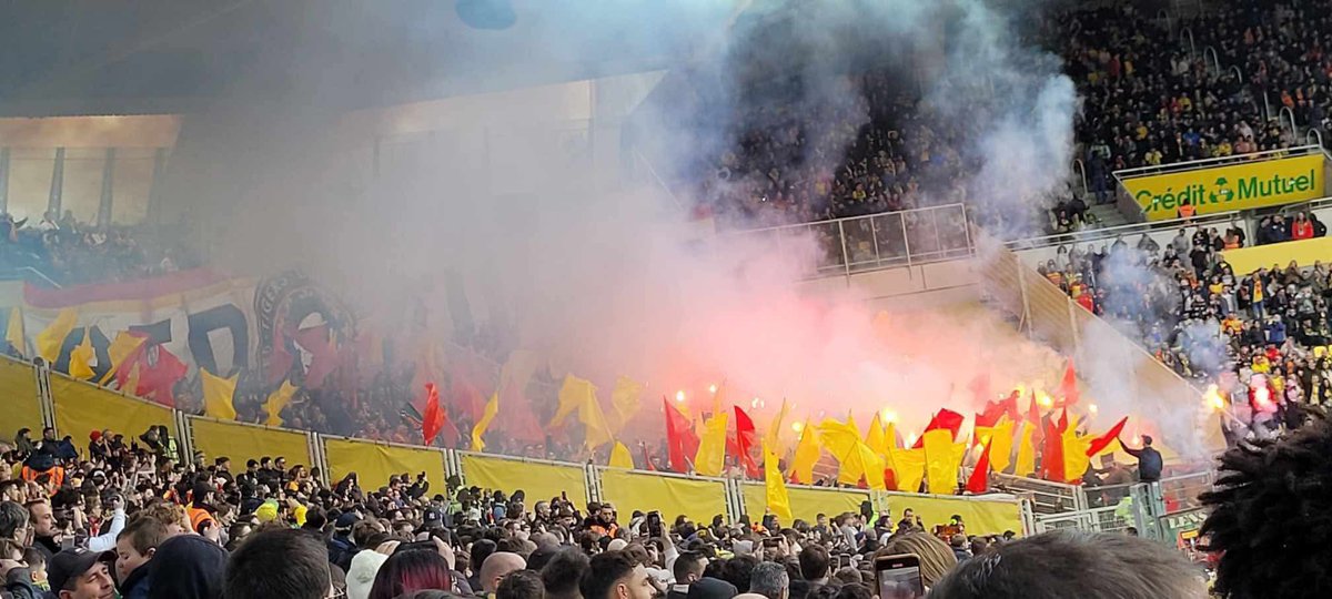 BollaertBoys94's tweet image. Bollaert Boys présent à Nantes.🟡🔴
Total soutien aux victimes 
Stop aux répressions abusives !!
Liberté de supporters