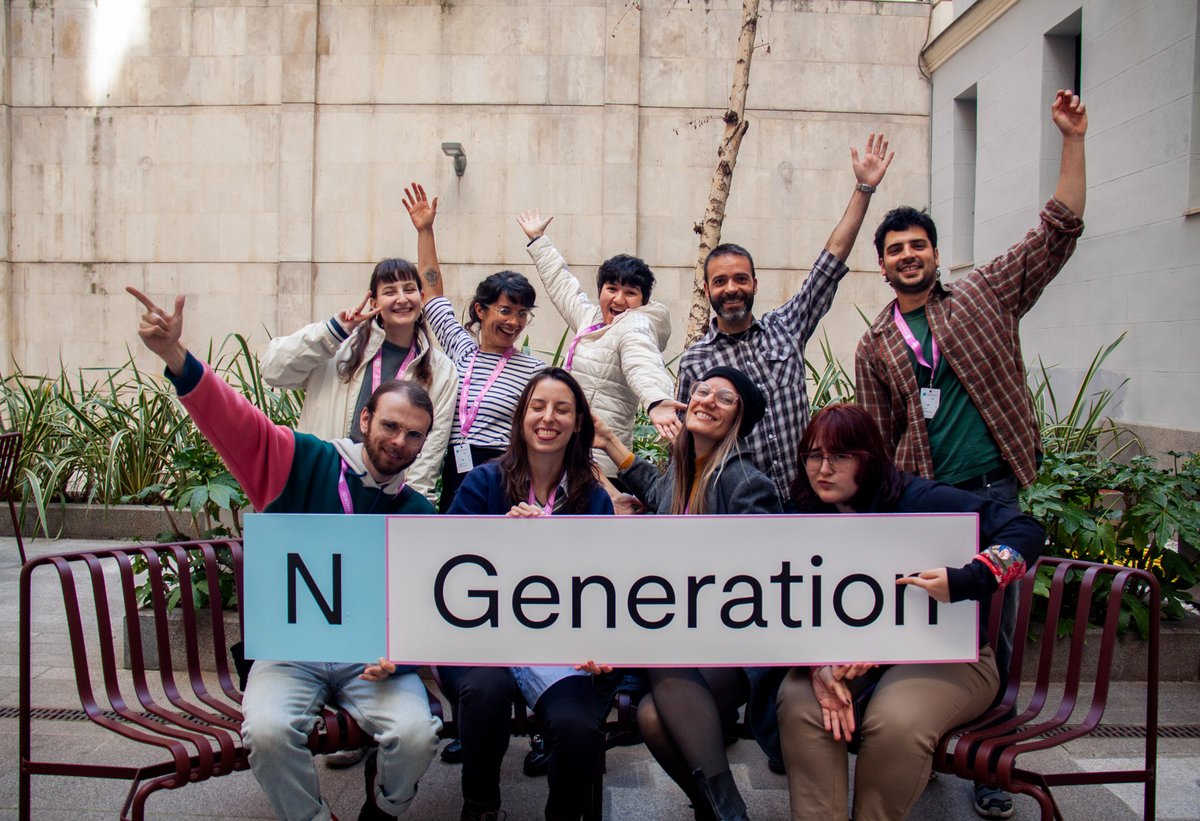 Ya ha dado comienzo la fase presencial del workshop de #NXLB Generation 2025! ​🎉
​
Qué bonito es encontrarse y empezar a trabajar mano a mano 🥰 Los finalistas disfrutaron de una masterclass con Iván Agenjo, que además les ayudó con su feedback en los ensayos 🗣🎙
​
Empezando