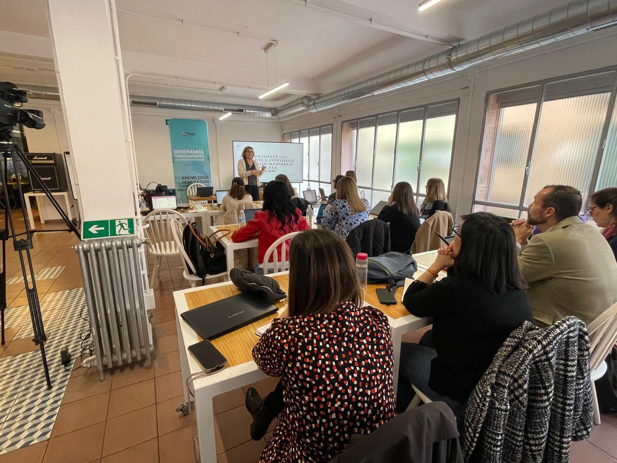 Fedit's tweet image. Ha tenido lugar la &apos;Jornada Anual de #Dircoms Fedit&apos; de los #CentrosTecnológicos, socios y #AgrupacionesFedit, donde la #comunicación de la #innovación y la cooperación han sido los ejes vertebradores de la sesión.