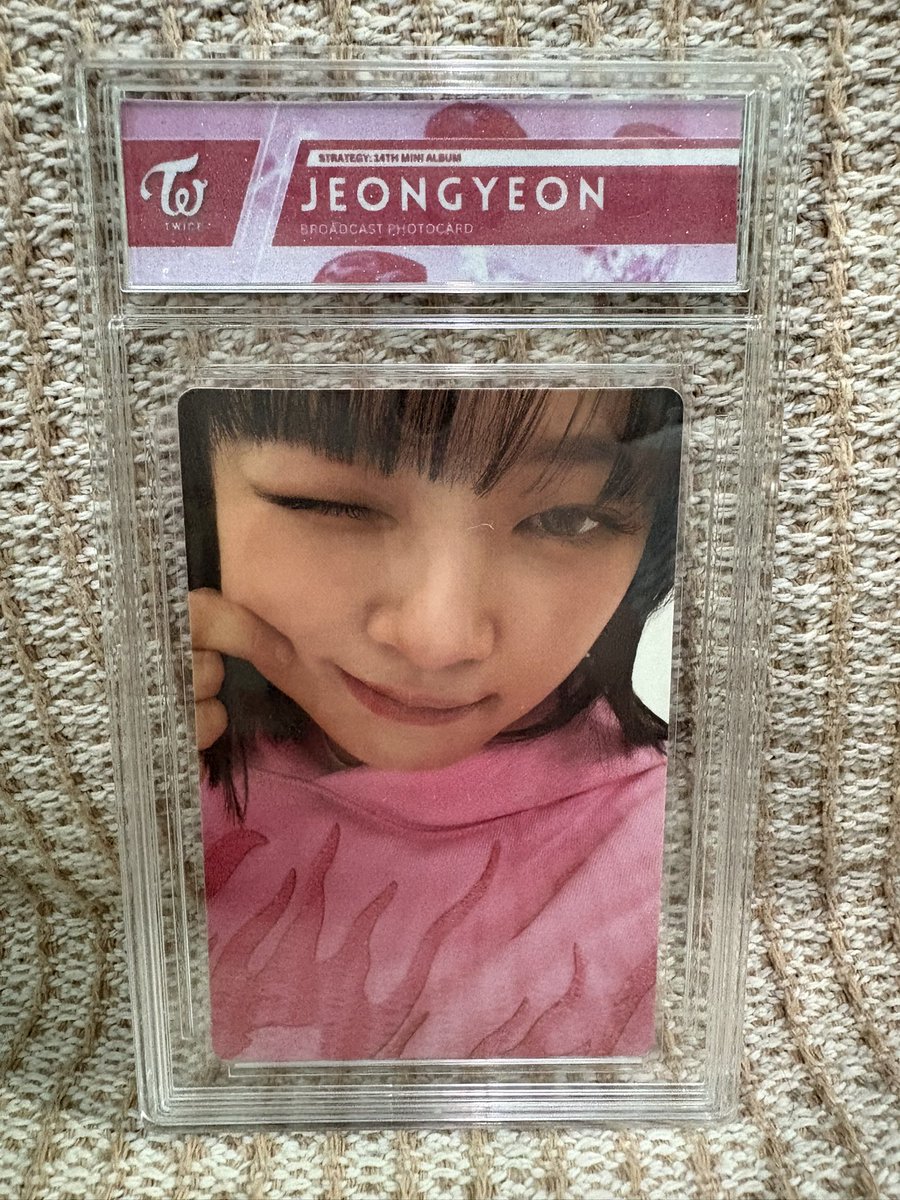 chan_ppuippui's tweet photo. Appreciation post 🍭

Thank you daughter @spiscyjapchae 🍓for designing and producing this slab! Loved the design! Thank you so mu-! My Jeongyeon BCPC now has a home

Proud of you and you did an excellent job! 🥰 #stagedad 
#merCHAIndise https://t.co/QQ0hY5Ju6d