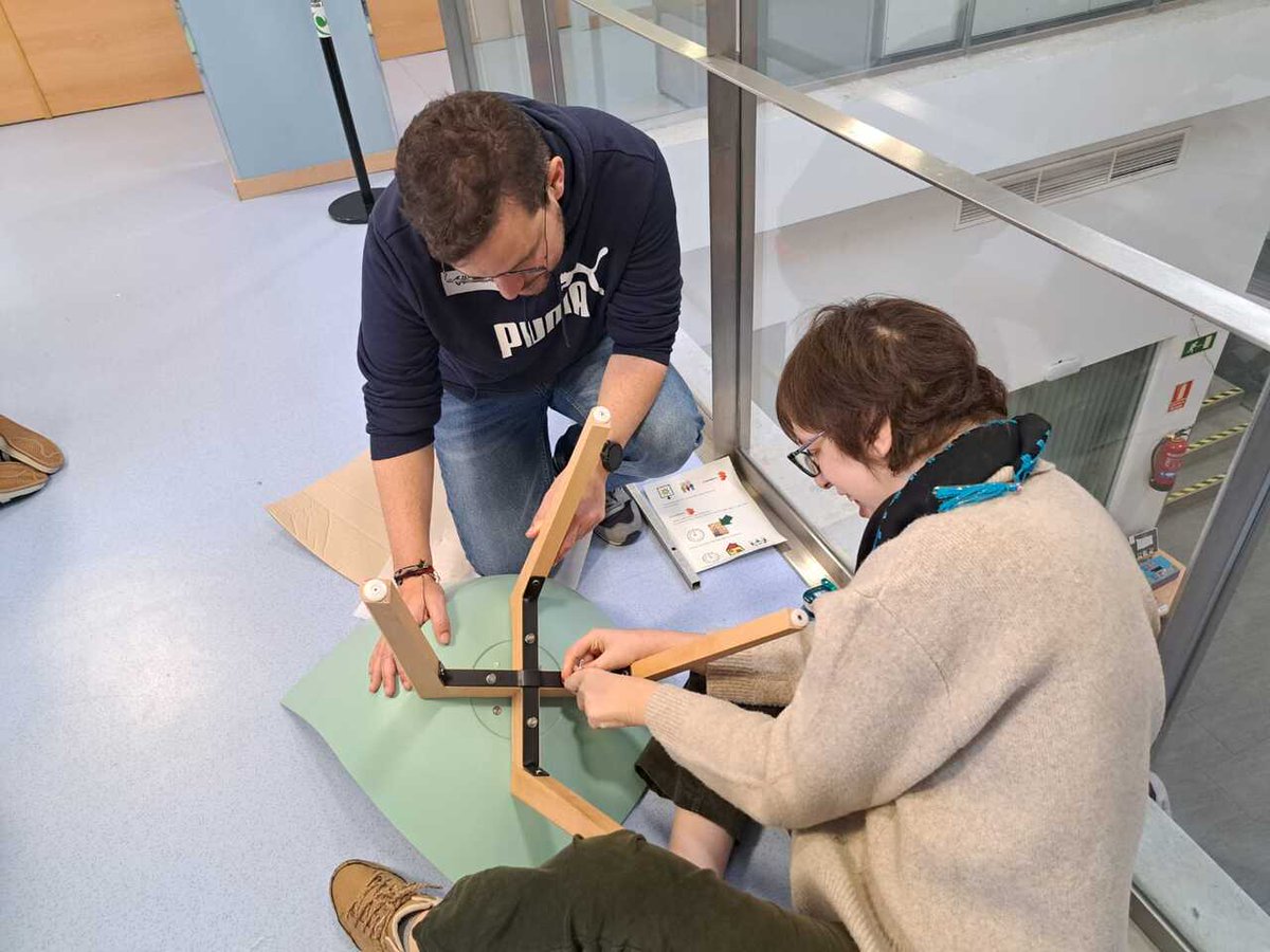 El pasado sábado, los #VoluntariosAtresmedia colaboramos con <a href="/AsociacionAmi3/">AMI-3</a> para promover la inclusión de personas con discapacidad. Juntos renovamos espacios y participamos en talleres de accesibilidad y creatividad. atres.red/p967r1