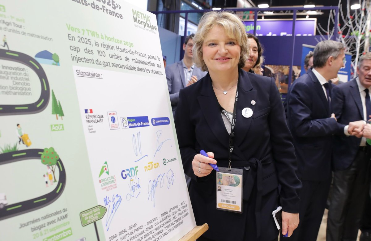 ✍️ La Région et ses partenaires ont signé  aujourd’hui sur le pavillon #hautsdefrance en direct du #SIA2025 la charte #rev3 « Metha’Morphose ». 

✅ Une nouvelle étape pour la transformation des territoires.