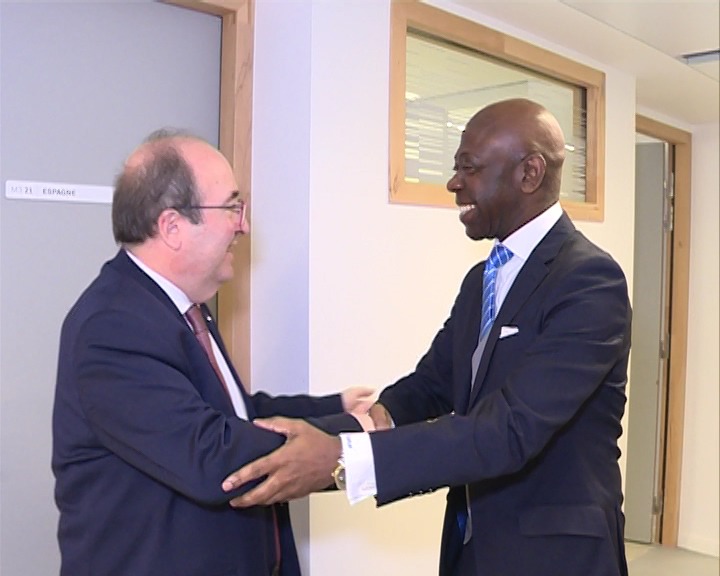 Me he reunido con <a href="/miqueliceta/">Miquel Iceta Llorens /🌹🇺🇳</a> y la <a href="/UNESCO/">UNESCO 🏛️ #Education #Sciences #Culture 🇺🇳</a>esp para reforzar la cooperación entre Guinea Ecuatorial y España en @UNESCO. Hablamos del apoyo mutuo en candidaturas internacionales y de iniciativas conjuntas en educación, ciencia y cultura. España es un socio natural de Guinea