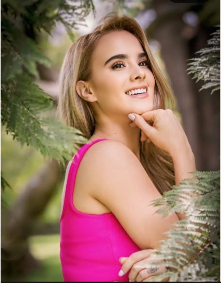 m95727's tweet photo. Dios hazme el milagro de volver a ver a mi fv en otra novela es que quiero prender mi televisor y verla todas las noches  🥰😭 #GalaMontes  @GalaMontes2 https://t.co/iEaMnpG7G0