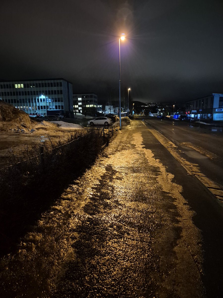 Doramusicana's tweet photo. Spring vibes and city lights ๐๐๐ฑ #Winter2025 #february #Marchsoon #winterisslowlyending #streetphotography #mytown #citylights #myadventures #daysaregettinglonger https://t.co/6sS3OAgsvq