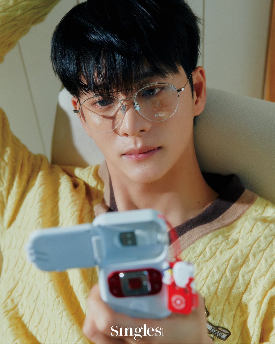 manofcreation0's tweet image. 𝗠𝗢𝗖 𝗠𝗔𝗚𝗔𝗭𝗜𝗡𝗘

KANG TAE OH X Singles

"백호는 겉으로는 차가워 보이지만, 
내면엔 따뜻함을 간직한 인물이라고 생각해요."
&amp;lt;감자연구소&amp;gt;도 감자도 사랑하게 된 강태오,
애정과 낭만이 묻어나는 싱글즈 3월호 공개 ✨