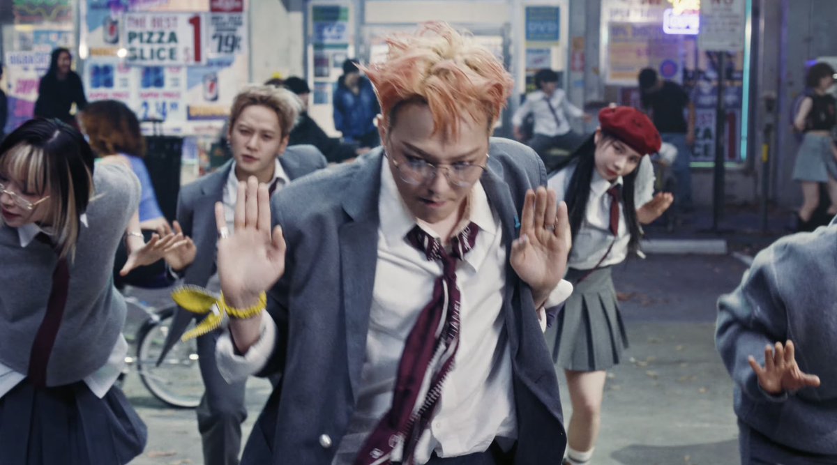 TOO BAD 지드래곤
#위버맨쉬_권지용_88날아