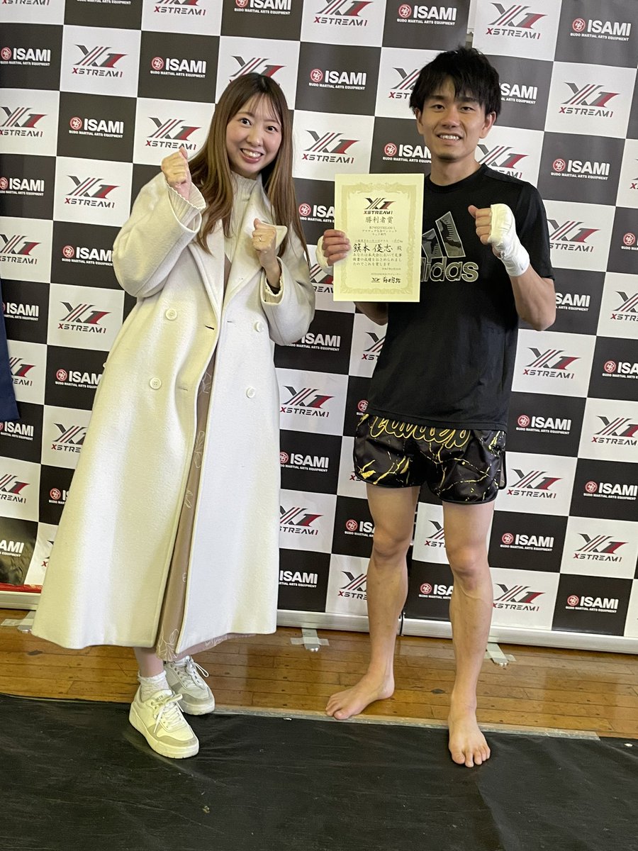 6g759T7NyWjQnBj's tweet photo. 今日はXtream1のアマチュア大会に2人チーム彩で出させて頂きました。✨✨
1人一勝、1人負けでしたが、とても素晴らしい時間でした♪飛鳥信也チャンプも出場✨SBから山田兄弟👬豪華な大会です✨✨前田会長いつもありがとうございます✨✨😭🙌
#山田選手の🧑🦲を応援してました📣
#Xtream1
#アマチュア大会