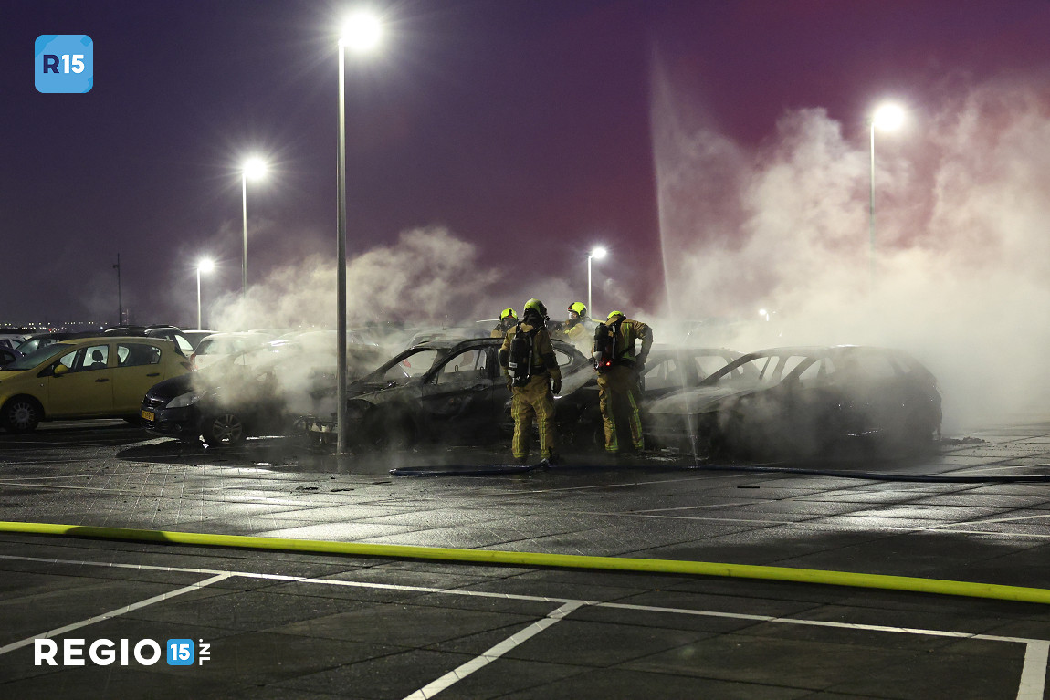 Grote brand bij bedrijf in Maasdijk