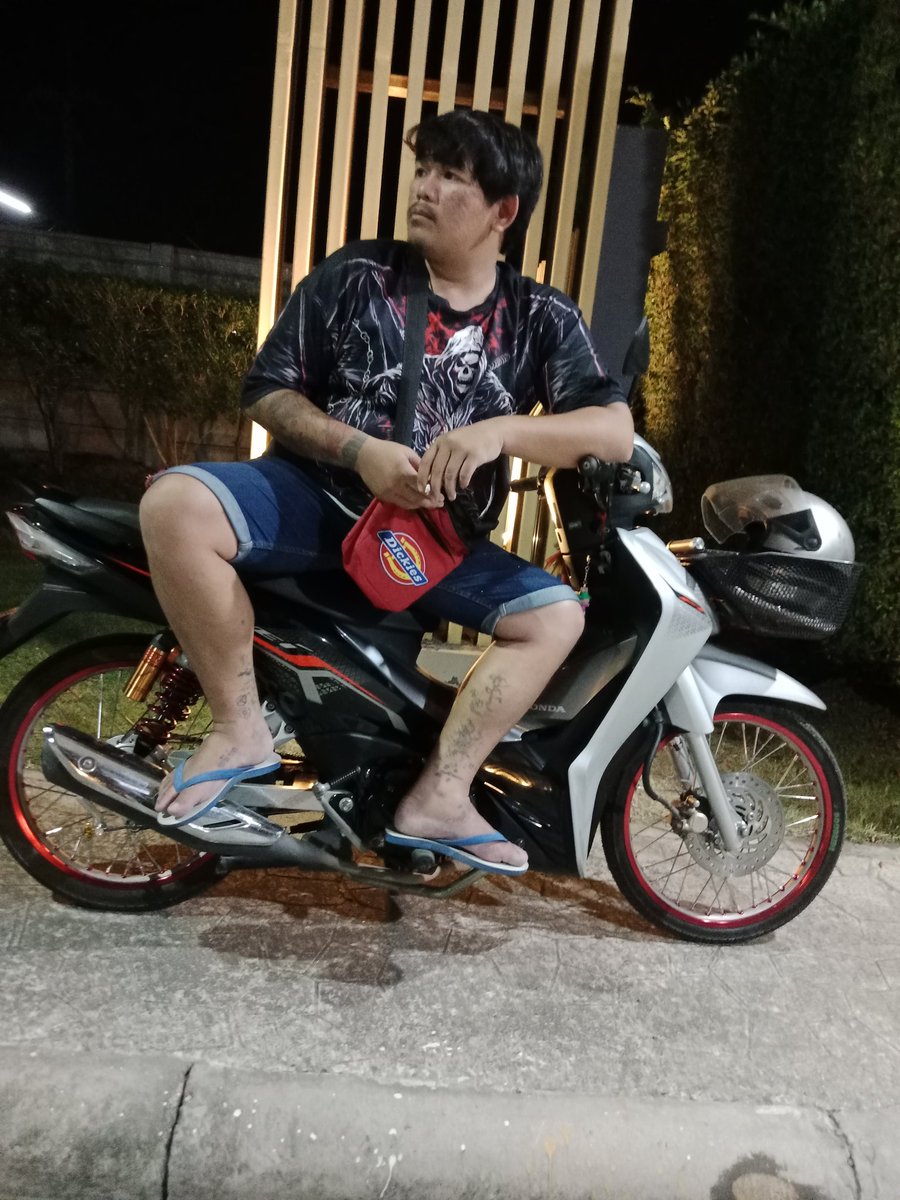 <a href="/NitiThiti/">Thitiphong</a> ขอให้เดือนนี้มีแฟนสักที #ฉะเชิงเทรา #แปดริ้ว
รุ่นไหนก็ได้ที่ไม่ทิ้งผม😎😎