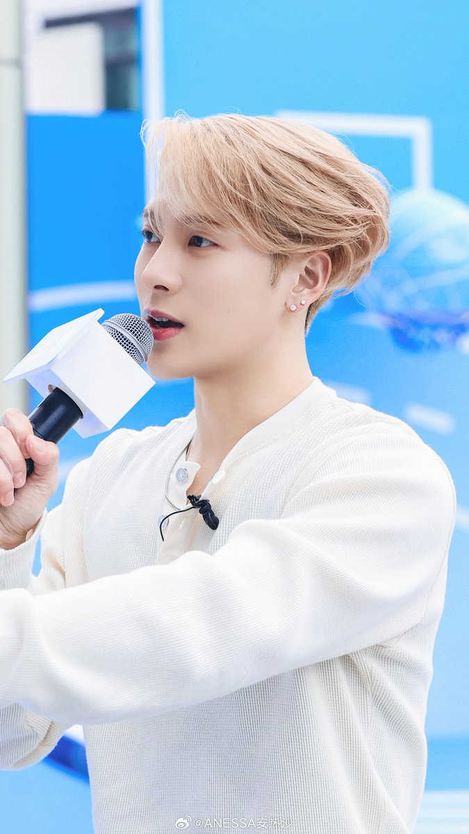 JacksonWGlobal's tweet photo. [XHS] 250225 Anessa

📸 Jackson Wang at Anessa event in Shanghai ☀️🤍

#JacksonWang #王嘉尔 #잭슨 #TEAMWANG @JacksonWang852 https://t.co/7xxi5p6NPN