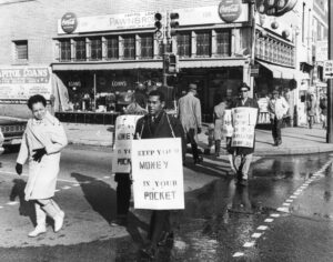 The Memphis (TN) Sanitation Strike took place Feb 12-April 16, 1968. After the deaths of 2 men, the majority black workforce demanded higher wages &amp; safety measures. They received support from national civil rights figures, including MLK &amp; Bayard Rustin.
➡️bit.ly/4kiuOcP