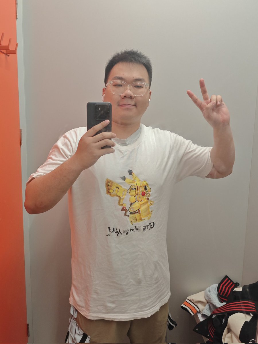 小肌肉哥→傻逼