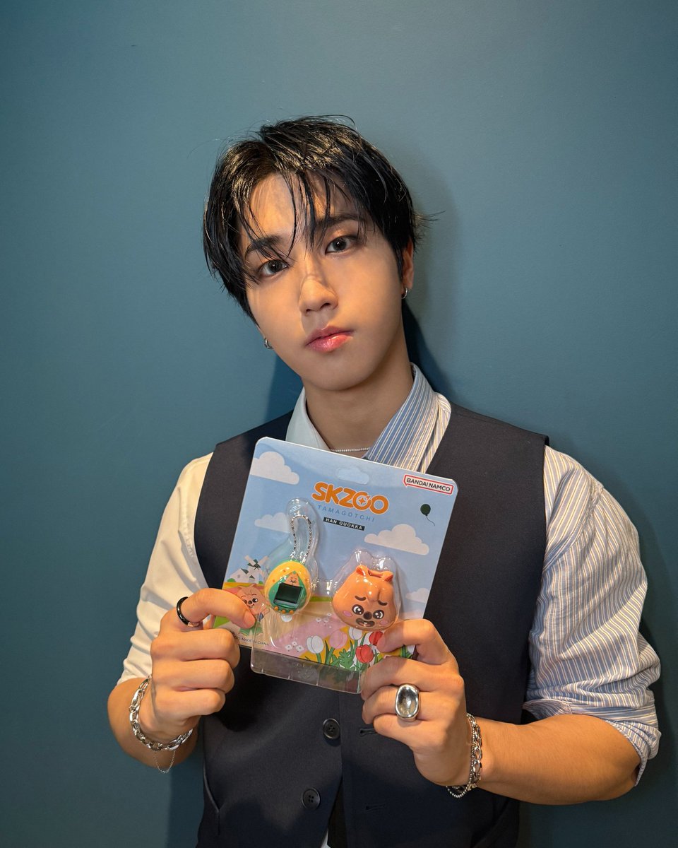 Hey Stays, caught me flexing with my SKZOO Tamagotchi—Quokka’s got my back, literally! 😄 Keeping it cute and playful, just like our little virtual pet adventures. Who’s gonna take care of theirs first? 🐿️