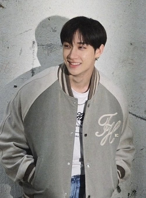 FONDOFCHAN's tweet photo. 🩶🩶🩶 https://t.co/SvUYz8JpIj