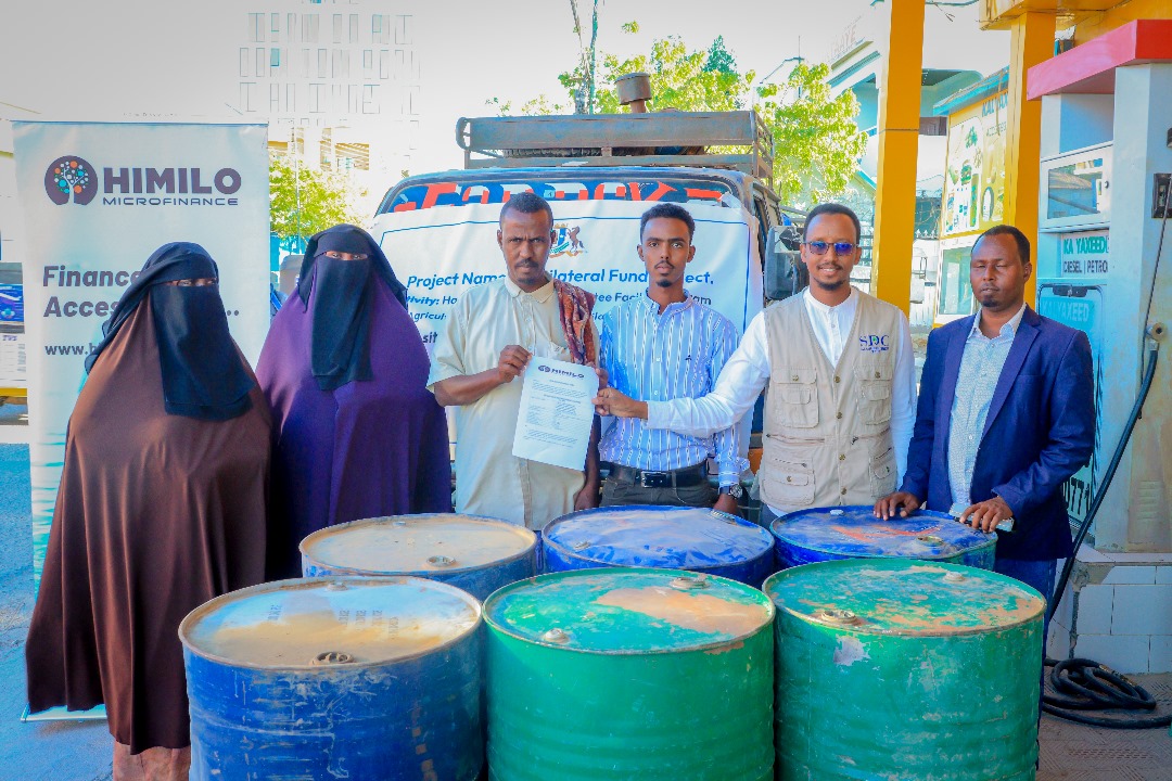 SDCSOM's tweet photo. @SDCSOM, in partnership with Himilo Microfinance, has provided #Rabaable Cooperatives with interest-free credit for agricultural loans and SME retail stock, benefiting 20 households. #Nugal #Resilience
With thanks to @WFPSomalia https://t.co/KoHdWHZe9D