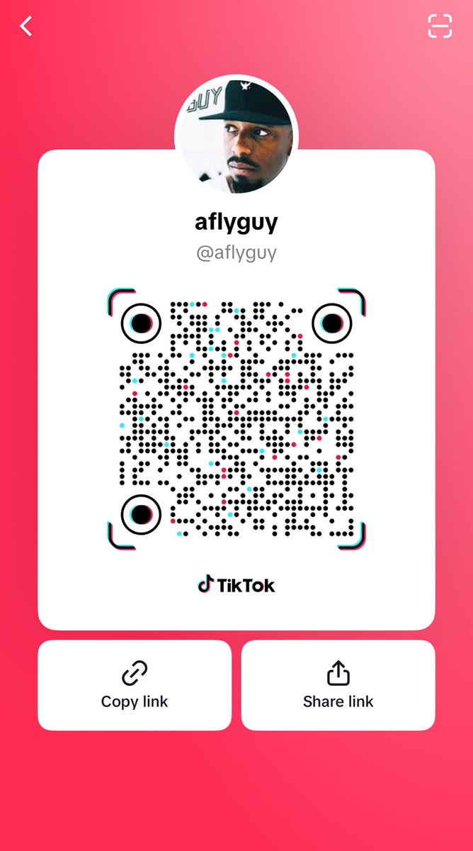 A FLY GUY tweet media