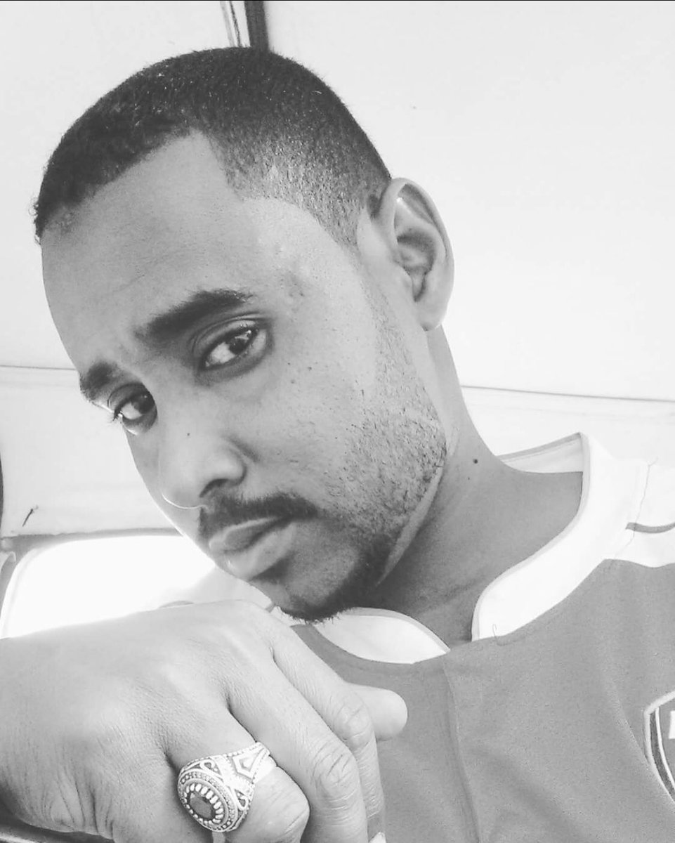 S8AFC's tweet photo. لا نتبدل ولا نتغير 
سنظل اوفياء 
سنساند ونشجع
نخزن معا ونفرح معا
من يعرفنا يغرف من نشجع 
هكذا نحن وسنظل
#Arsenal_Forever https://t.co/Jy0qQNn5Tj