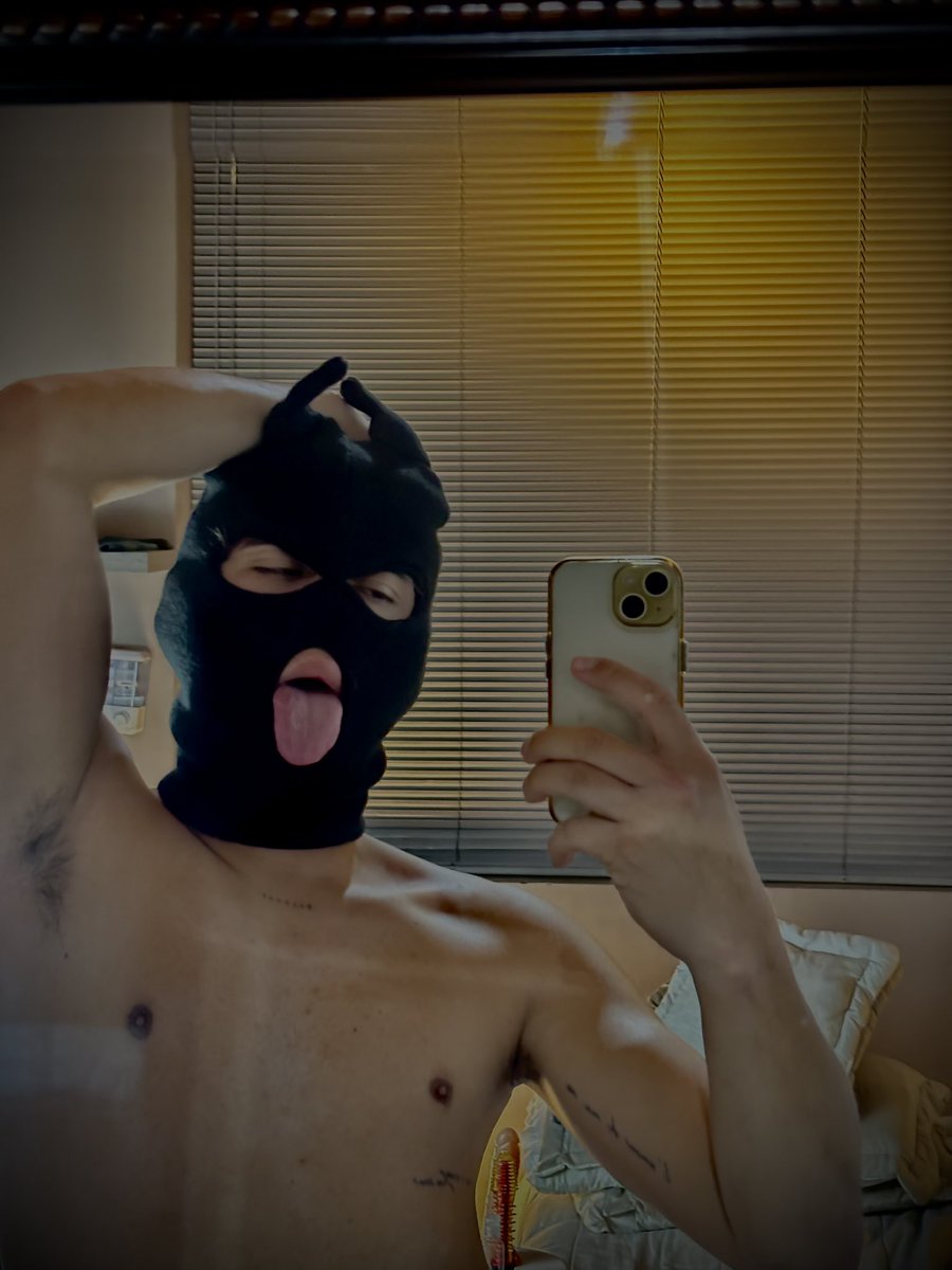 Hey Guys! I'm now LIVE on @Stripchat. Come play with me! 😈 #stripmenow #stripchat #stripchatlive 👉 stripchat.com/Gabriell_ramir…